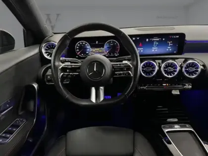 Photo 15 Mercedes Classe A 180 d AMG Line