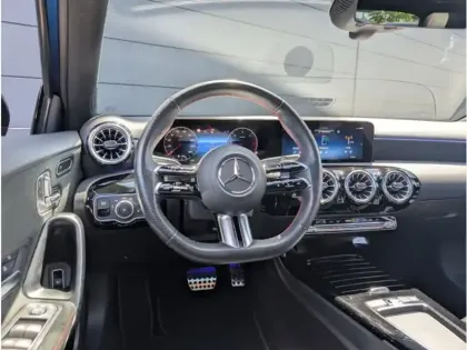 Photo 11 Mercedes Classe A 200 d Berline 