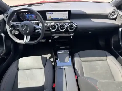Photo 10 Mercedes Classe A 200 d AMG Line