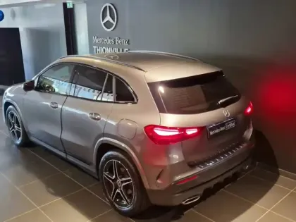Photo 8 Mercedes GLA 200 d AMG Line