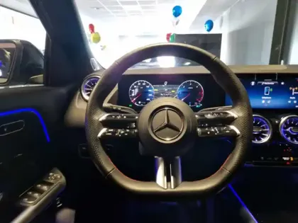 Photo 19 Mercedes GLA 200 d AMG Line