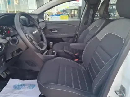 Photo 14 Dacia Jogger 5 Places Expression Tce 110
