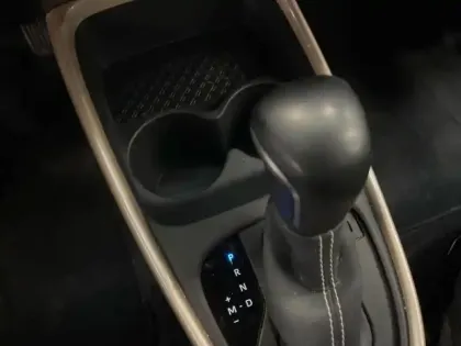 Photo 9 Toyota Aygo  X 1.0 VVT-i 72ch Design S-CVT