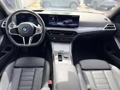 Photo 23 BMW Serie 3 Série 3 Touring 330eA xDrive 292ch M Sport