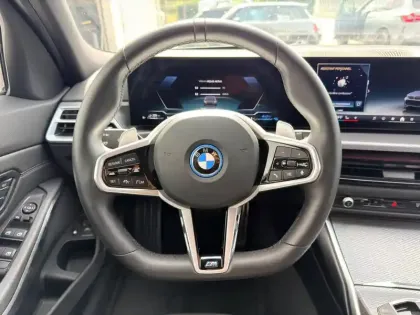 Photo 24 BMW Serie 3 Série 3 Touring 330eA xDrive 292ch M Sport