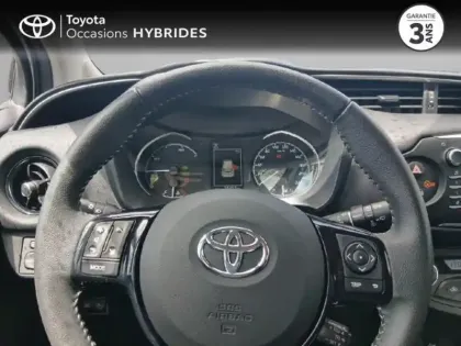 Photo 12 Toyota Yaris  100h Dynamic 5p RC18