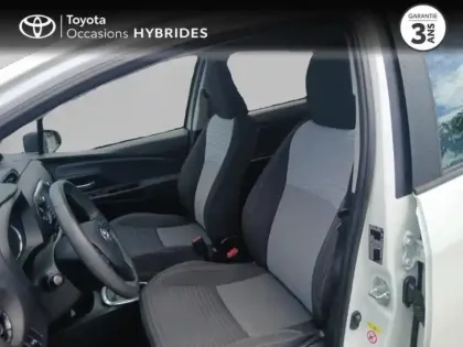 Photo 10 Toyota Yaris  100h Dynamic 5p RC18
