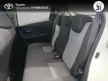 Photo 11 Toyota Yaris  100h Dynamic 5p RC18