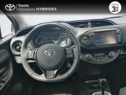 Photo 8 Toyota Yaris  100h Dynamic 5p RC18