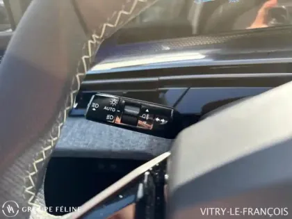 Photo 13 Peugeot 3008  Electrique 210ch Batterie 73 kWh GT