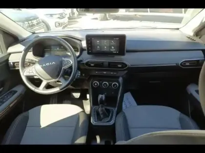 Photo 8 Dacia Jogger  1.6 hybrid 140ch Extreme 7 places -24