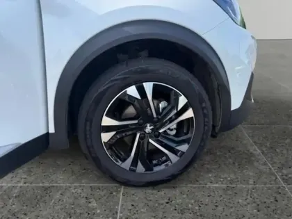 Photo 14 Peugeot 2008  1.2 PureTech 130ch S&S Allure EAT8