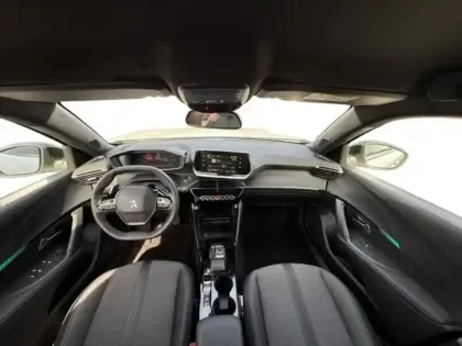 Photo 11 Peugeot 2008  1.2 PureTech 130ch S&S Allure EAT8