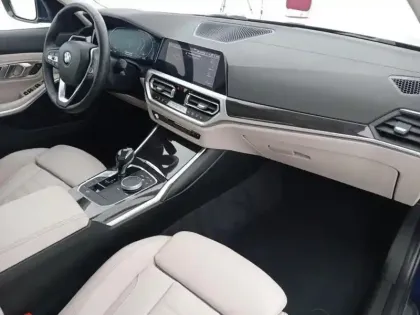 Photo 8 BMW Serie 3 Série 3 320dA 190ch Luxury
