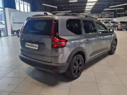 Photo 5 Dacia Jogger  1.6 hybrid 140ch Extreme 7 places -24
