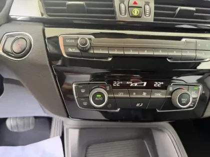Photo 9 BMW X1  sDrive18dA 150ch Business Design