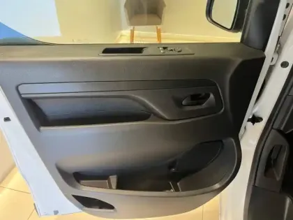 Photo 10 Toyota Proace  Medium 2.0 D-4D 140 Dynamic MC23