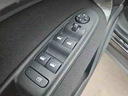 Photo 11 Fiat 600  1.2 Hybrid Turbo 110ch Pop eDCT6 Step 2