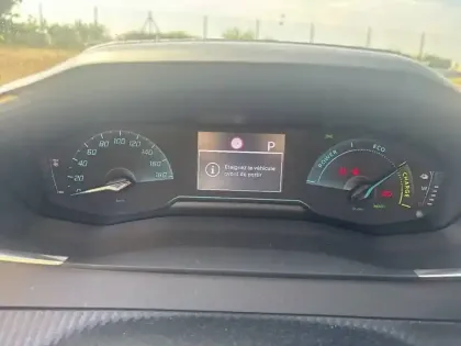 Photo 9 Peugeot 208  Electrique 50 kWh 136ch