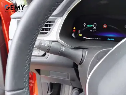 Photo 17 Renault Captur  E-Tech full hybrid 145 ch