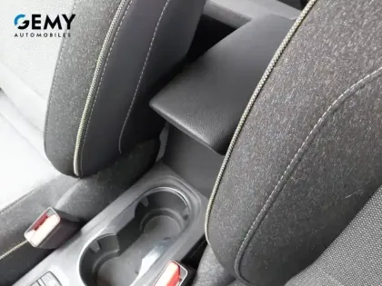 Photo 29 Renault Captur  E-Tech full hybrid 145 ch