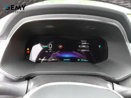 Photo 14 Renault Captur  E-Tech full hybrid 145 ch