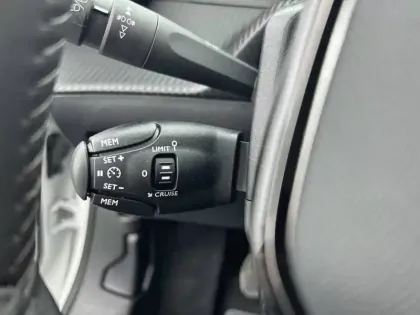 Photo 19 Peugeot 2008  BlueHDi 110 S&S BVM6