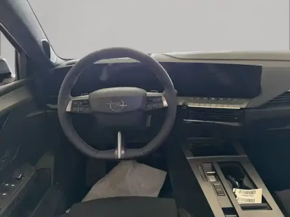 Photo 7 Opel Astra  1.2 Turbo Hybride 145 ch Automatique