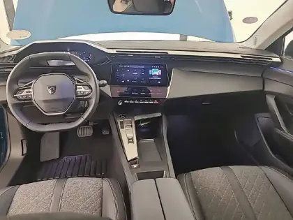 Photo 7 Peugeot 408  PureTech 130 ch S&S EAT8