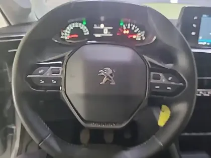 Photo 10 Peugeot 208  PureTech 100 S&S BVM6