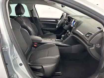 Photo 37 Renault Megane  IV Berline TCe 140 EDC