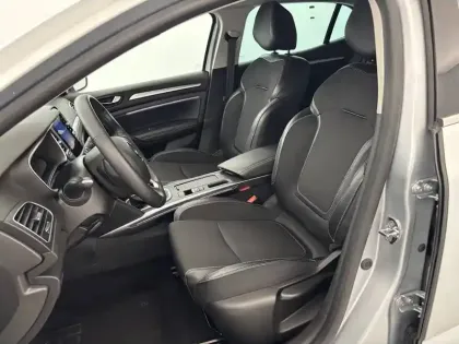 Photo 32 Renault Megane  IV Berline TCe 140 EDC