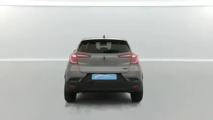 Photo 27 Renault Captur  E-Tech full hybrid 145 ch