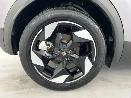 Photo 45 Renault Captur  E-Tech full hybrid 145 ch