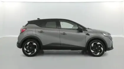Photo 29 Renault Captur  E-Tech full hybrid 145 ch