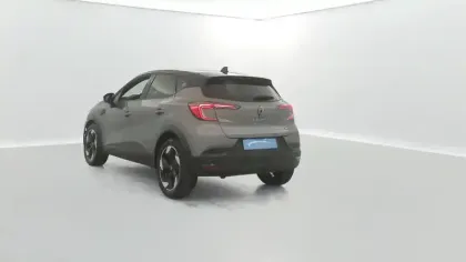 Photo 26 Renault Captur  E-Tech full hybrid 145 ch