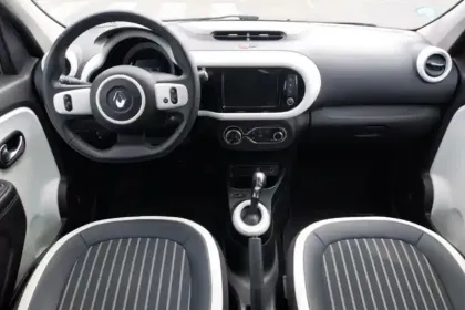 Photo 8 Renault Twingo  III E-Tech