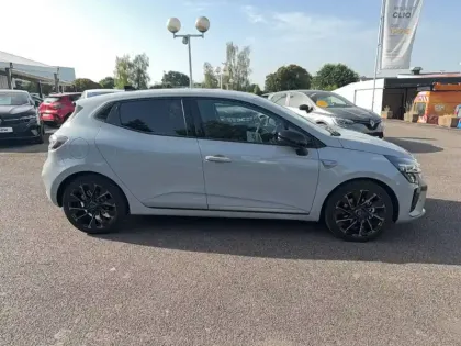 Photo 21 Renault Clio  E-Tech full hybrid 145 ch GSR2
