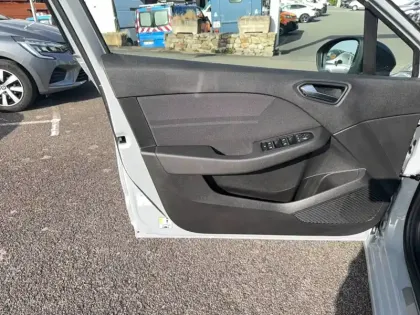 Photo 26 Renault Clio  E-Tech full hybrid 145 ch GSR2