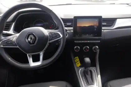 Photo 8 Renault Captur  E-Tech full hybrid 145