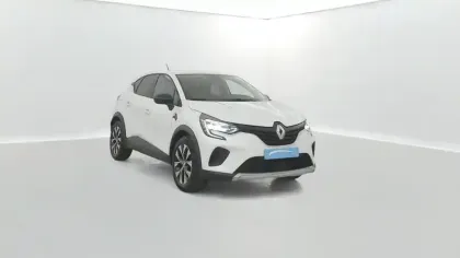Photo 16 Renault Captur  E-Tech full hybrid 145