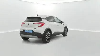 Photo 13 Renault Captur  E-Tech full hybrid 145