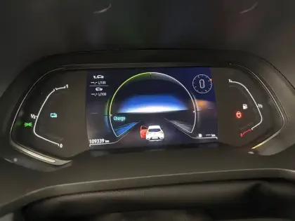 Photo 25 Renault Captur  E-Tech full hybrid 145