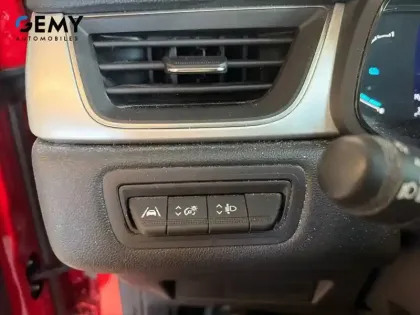 Photo 19 Renault Captur  E-Tech full hybrid 145