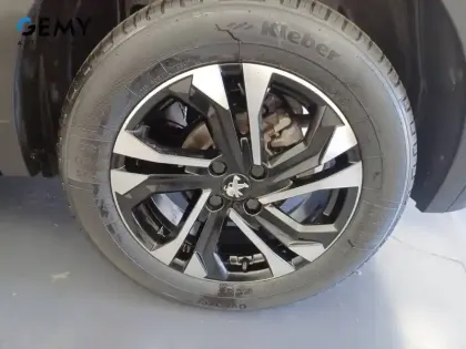 Photo 10 Peugeot 2008  PureTech 100 S&S BVM6