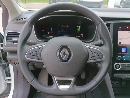 Photo 13 Renault Megane  IV Berline TCe 140 EDC