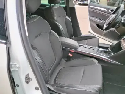 Photo 21 Renault Megane  IV Berline TCe 140 EDC