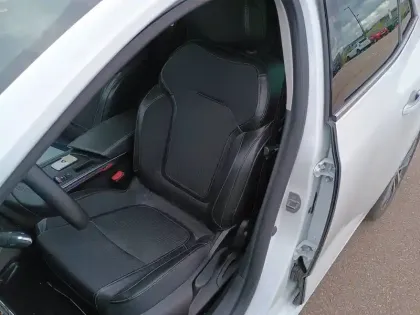 Photo 8 Renault Megane  IV Berline TCe 140 EDC