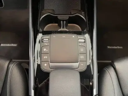 Photo 56 Mercedes GLB  200 7G-DCT