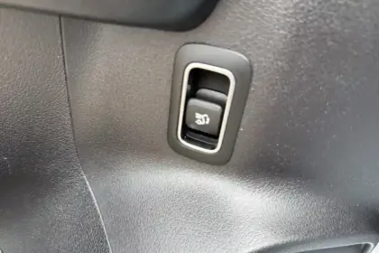 Photo 18 Mercedes GLB  200 7G-DCT